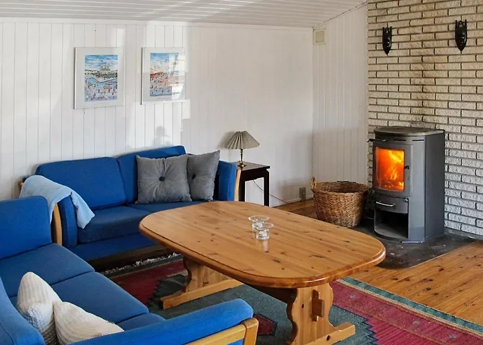 6 Person Holiday In Str By *