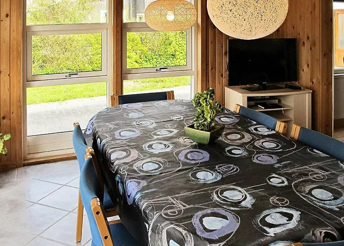 6 Person Holiday In Str By Strøby Ladeplads